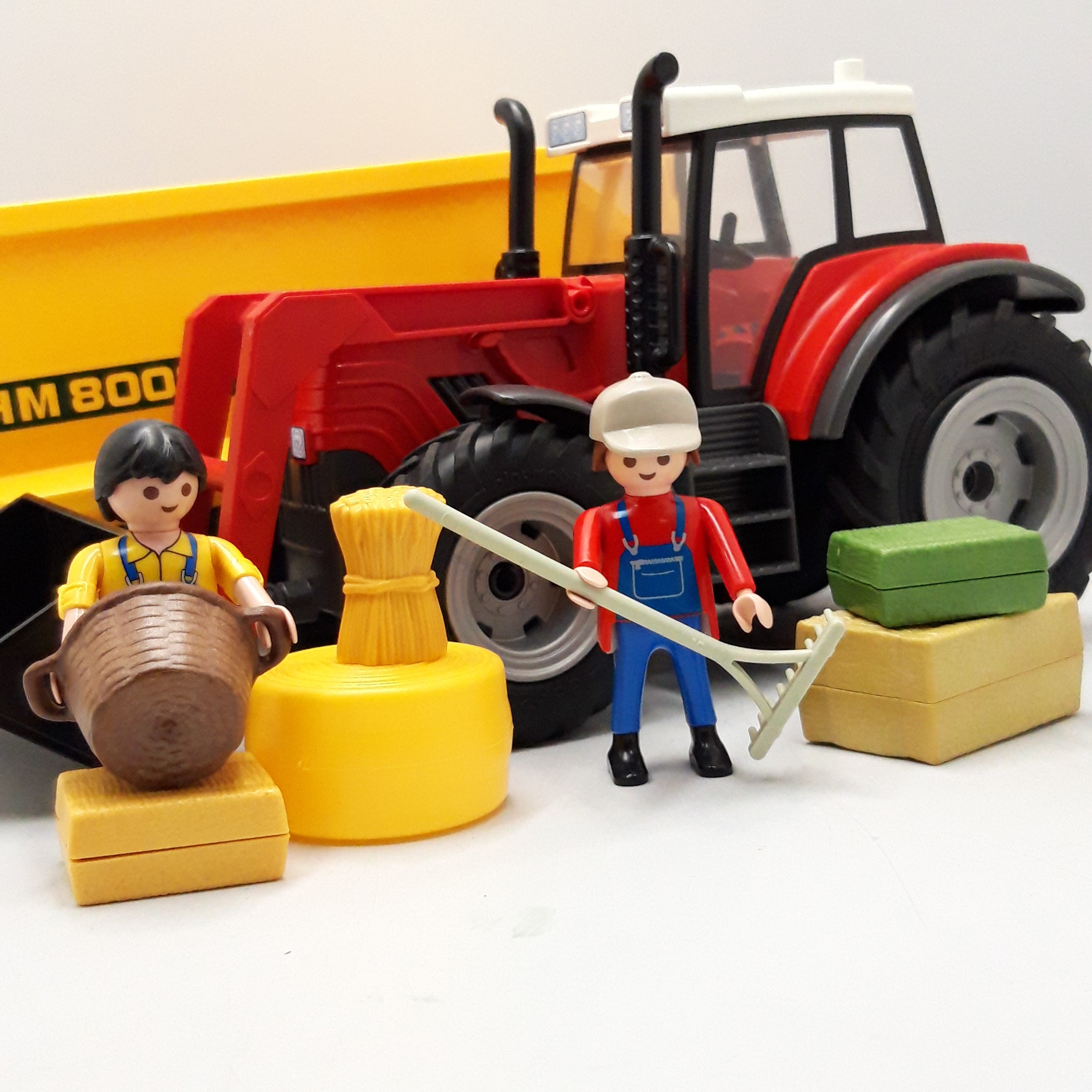 Playmobil 'Grand tracteur avec remorque' référence 70131, 11 pièces Bon état - Vue 3 - 